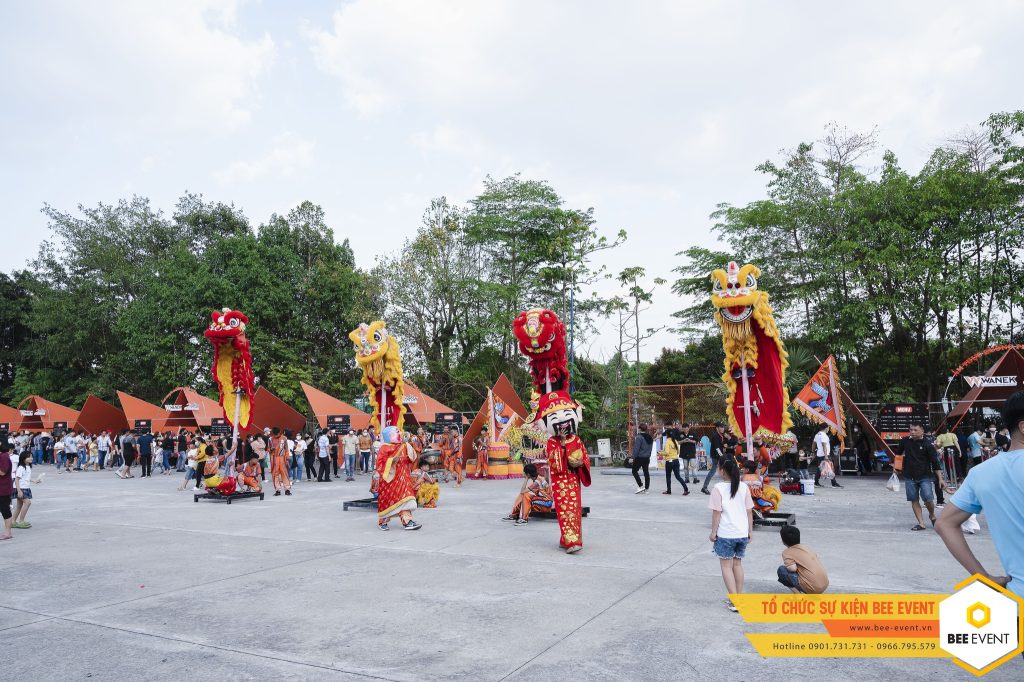 Tự tổ chức sự kiện