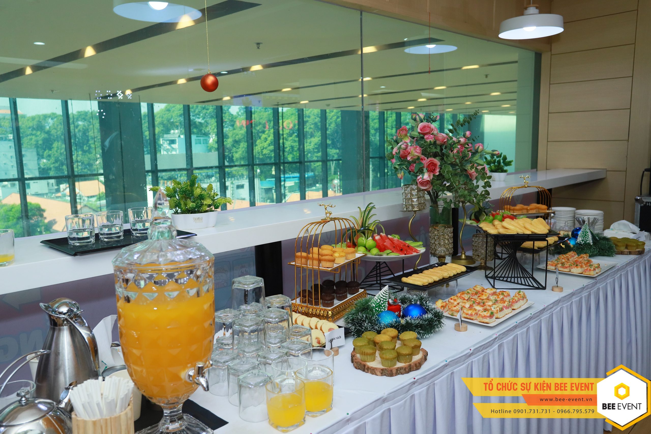 Dịch vụ trang trí noel cho quán cafe, cửa hàng, spa