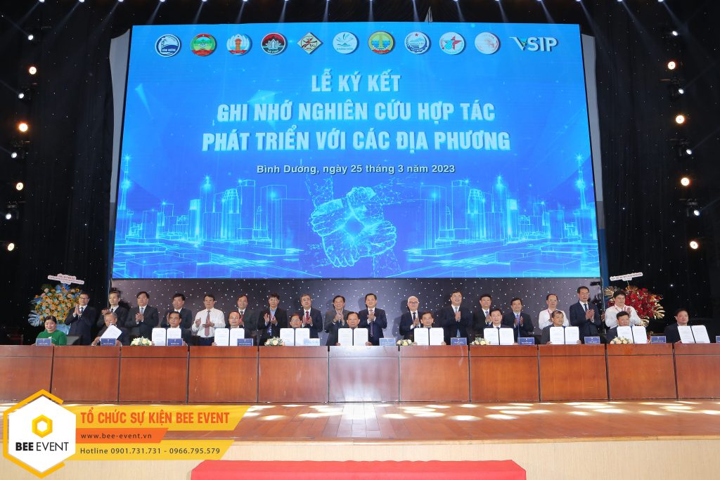 “BÌNH DƯƠNG KHỞI ĐỘNG – KẾT NỐI – PHÁT TRIỂN MỚI” NĂM 2023