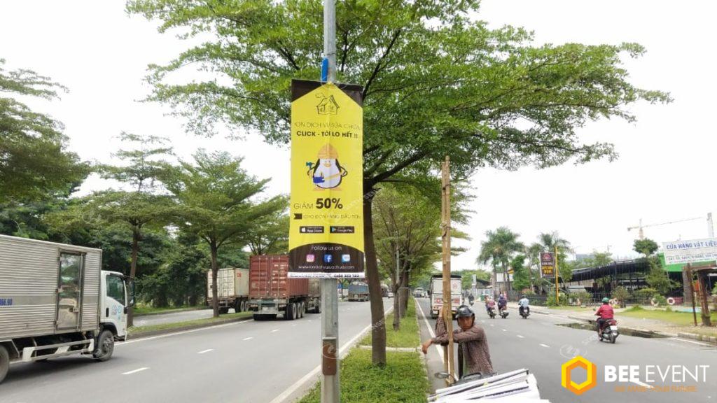Treo băng rôn trên đường phố